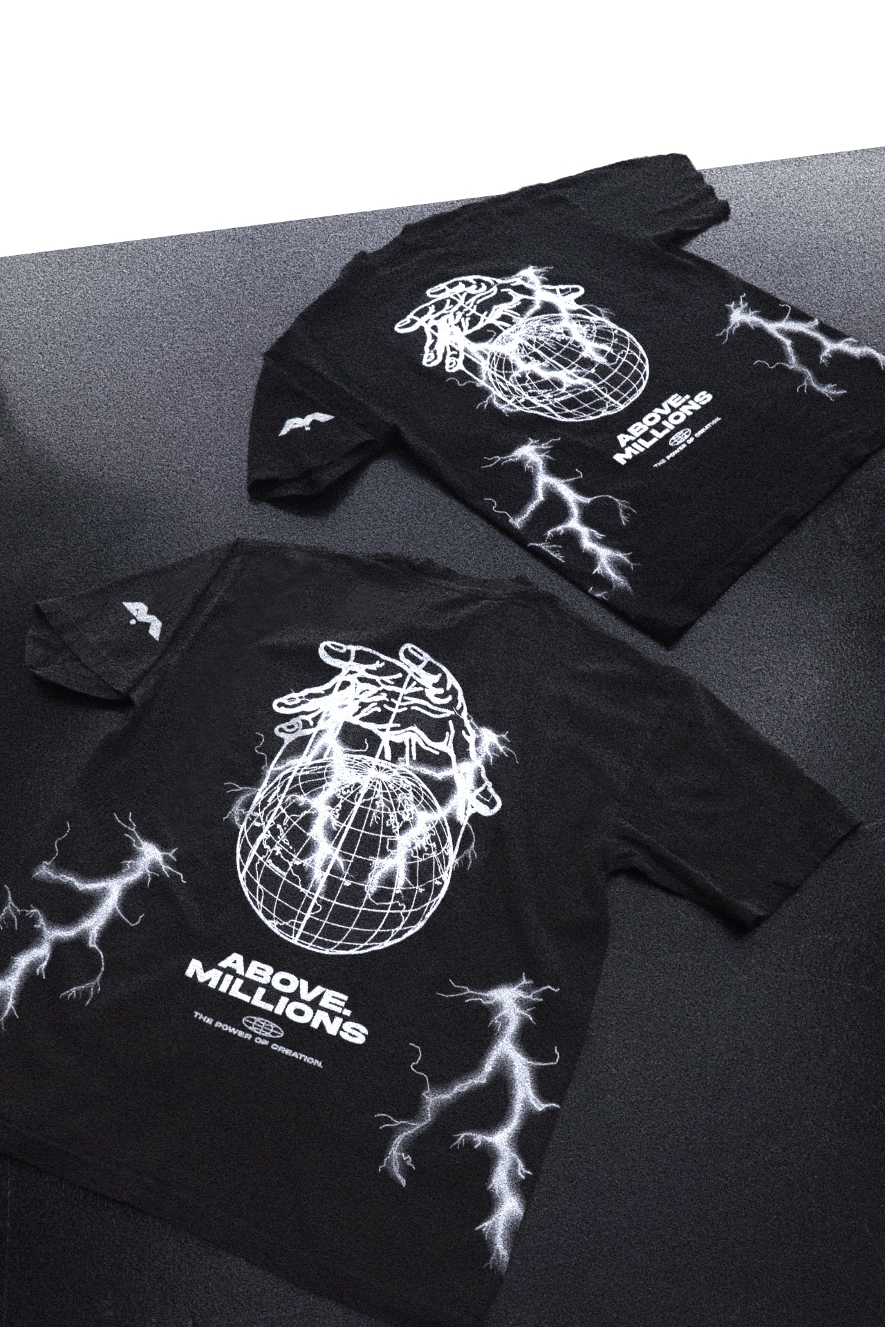 AMPED UP. 🔋🌐⚡️✨ HEAVYWEIGHT T-SHIRT