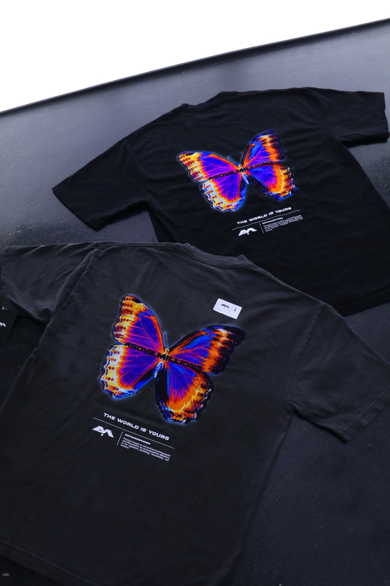 🚨1 LEFT- CHEMICAL REACTIONS. 🦋🧪✨ HEAVYWEIGHT T-SHIRT