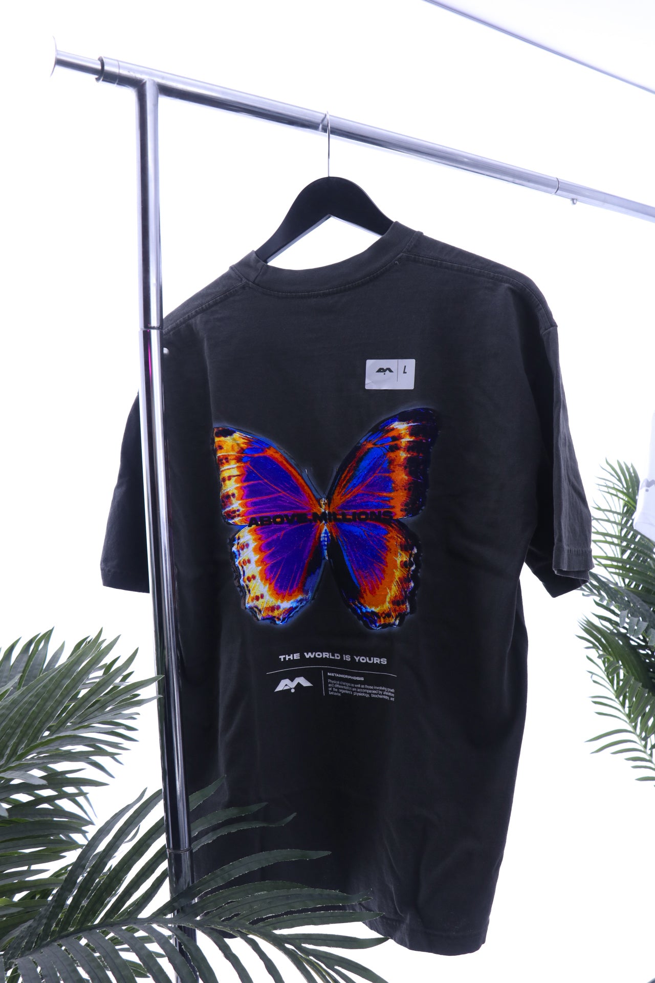 🚨1 LEFT- CHEMICAL REACTIONS. 🦋🧪✨ HEAVYWEIGHT T-SHIRT
