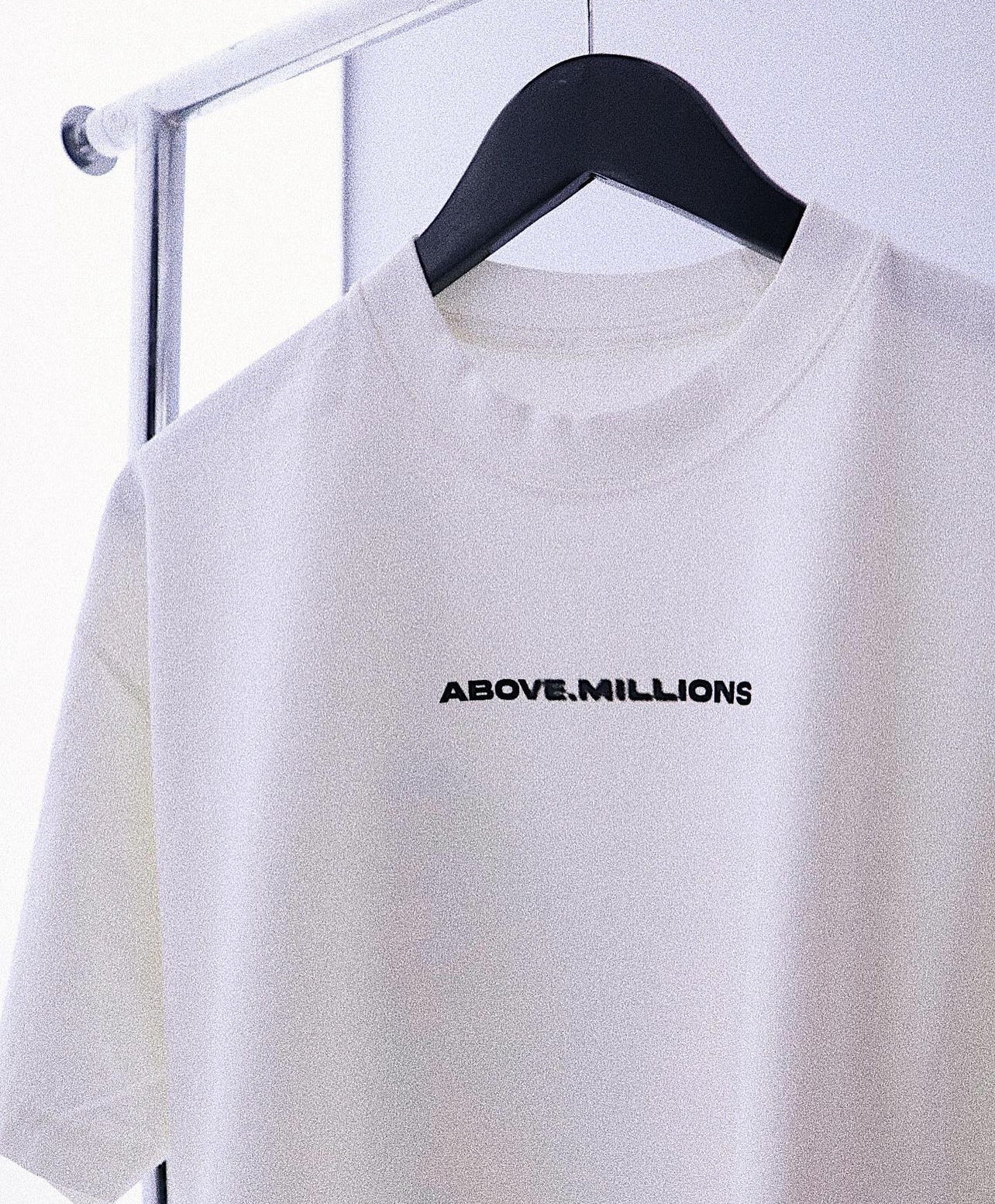 BLURRY TEXT ONLY HEAVYWEIGHT T-SHIRT