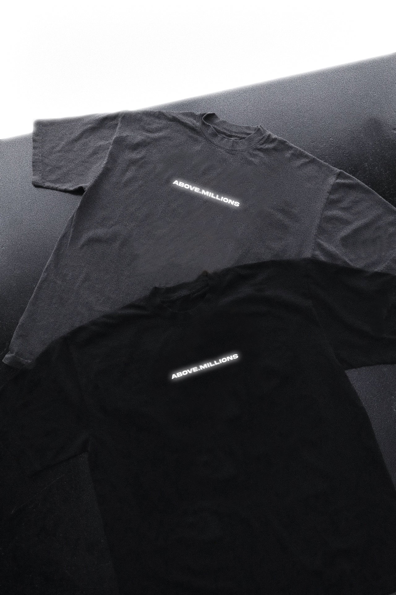 BLURRY TEXT ONLY HEAVYWEIGHT T-SHIRT