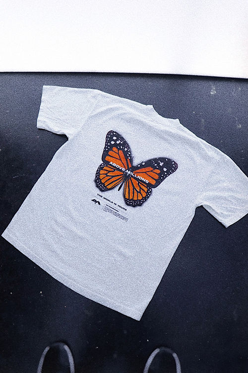 🚨GONE SOON- THE MONARCH. ✨ ORANGE BUTTERFLY HEAVYWEIGHT T-SHIRTS