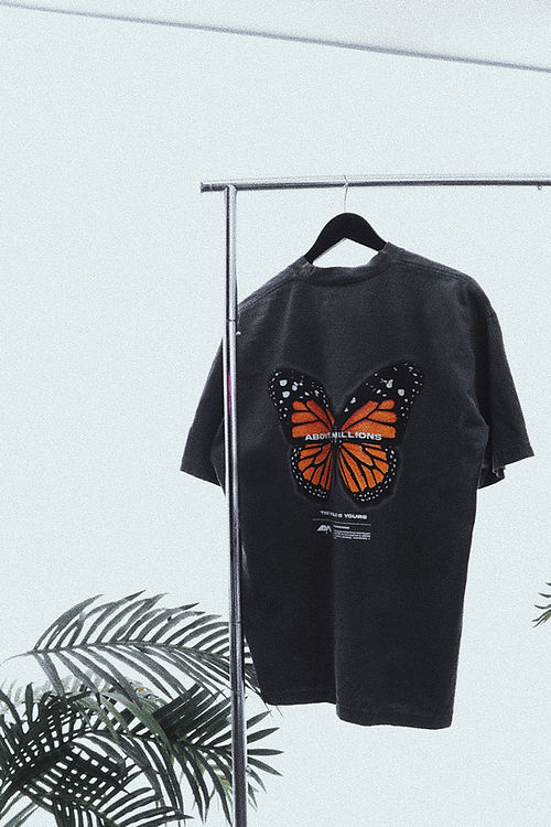 🚨GONE SOON- THE MONARCH. ✨ ORANGE BUTTERFLY HEAVYWEIGHT T-SHIRTS