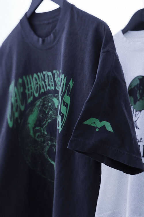 🚨1 LEFT - #TheWorldIsYours VINTAGE T-SHIRT