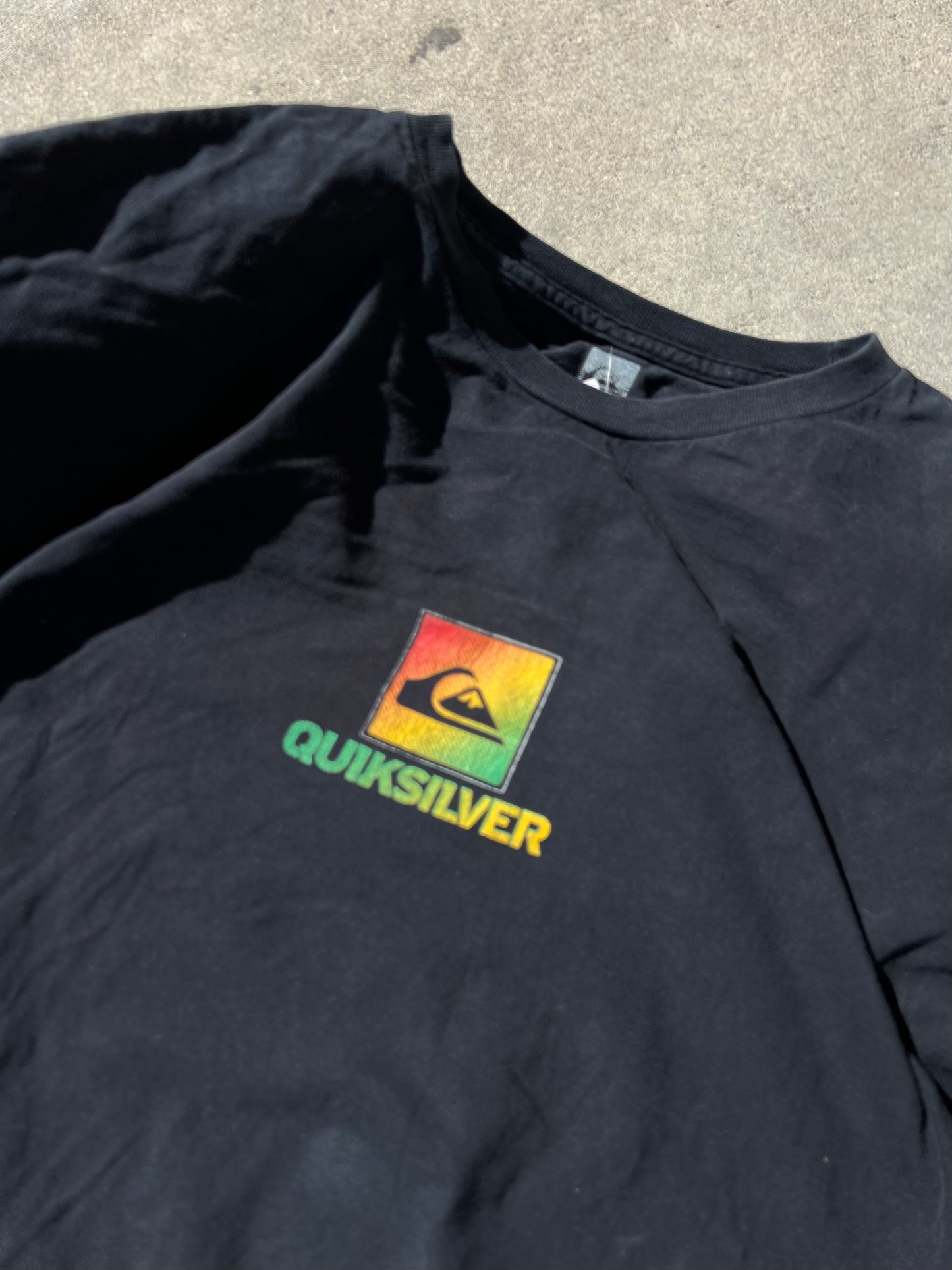 Vintage 2000’s Quiksilver Rasta Gradient T Shirt Surf Style (READ DESRIPTION)