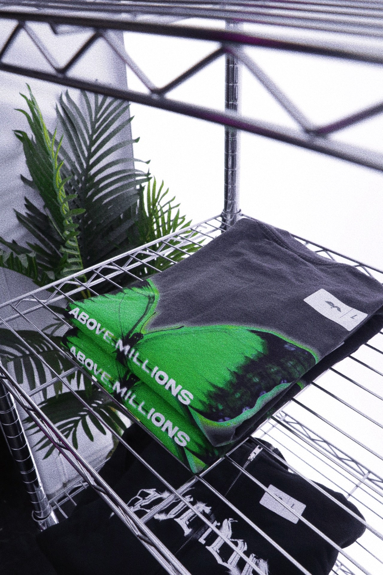 🚨2 LEFT- SLIME. HEAVYWEIGHT T-SHIRT